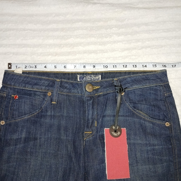 NWT, Hudson Capri, size 29 indigo blue. - Picture 2 of 6